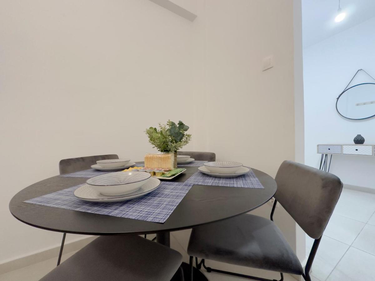 Appartamento Aventura Comfortable 90Sqm Apt In Kato Patisia Atene Esterno foto