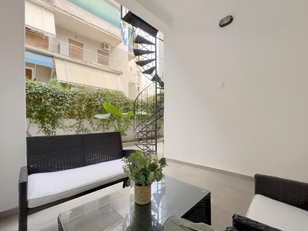 Appartamento Aventura Comfortable 90Sqm Apt In Kato Patisia Atene Esterno foto